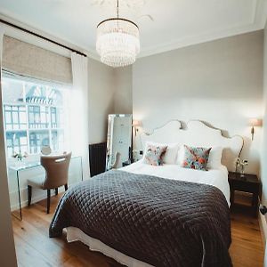 One-Bedroom Suite Apartment